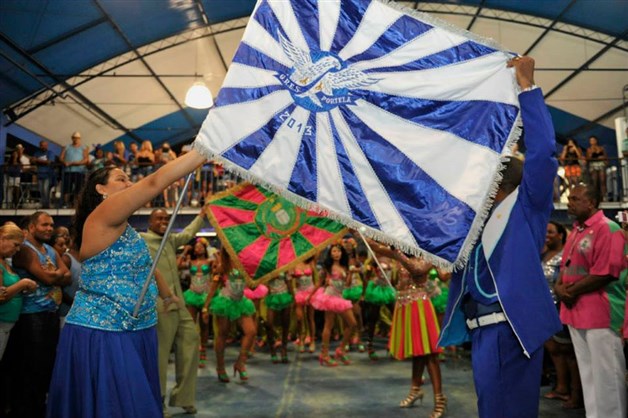 Portela Convida Mangueira na estréia do Ensaio-Show 2023