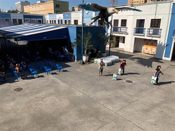 Portela distribui cestas básicas e máscaras de tecido para mais 244 famílias 