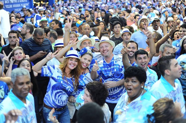 Portela reúne torcidas organizadas do carnaval em ensaio show