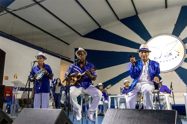 Portela realiza edição de dezembro da Feijoada da Família Portelense em comemoração ao Dia Nacional do Samba