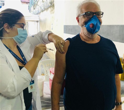 Vacinado! Presidente da Portela recebe primeira dose da vacina contra Covid-19