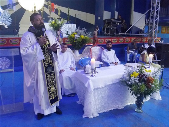 Portela celebra aniversário de 99 nos com missa e música em sua quadra