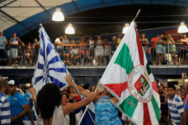 Portela recebe Grande Rio em seu ensaio-show desta sexta-feira. Ingressos à venda