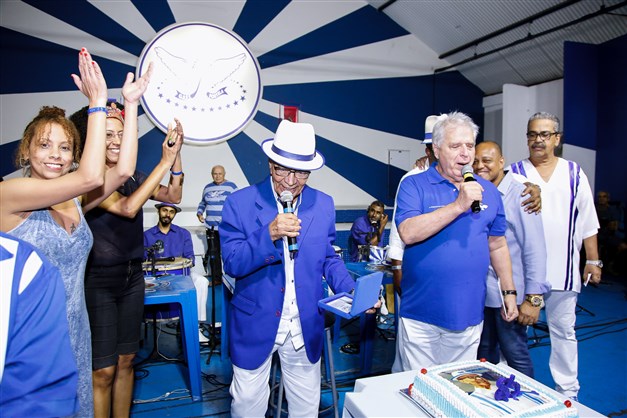 Bolo para Monarco e show histórico de Mariene marcam Feijoada da Família Portelense de agosto