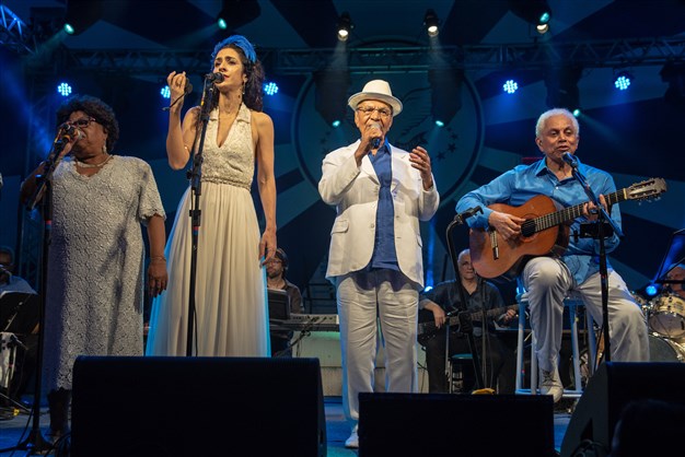 Paulinho da Viola e Marisa Monte arrebatam público em show de celebração dos 95 anos da Portela